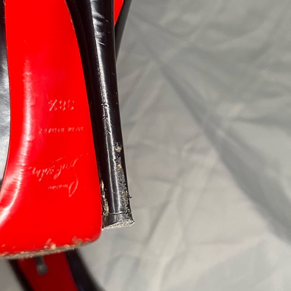 louboutin 38.5 black pumps loved lots of life left - Picture 4 of 6